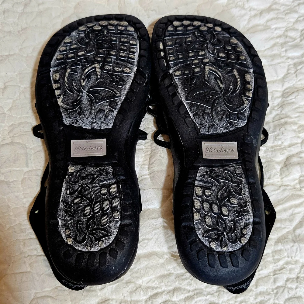 SKECHERS Women's Reggae Slim Forget Me Knot Strappy Memory Foam Sandals Black 9 - Picture 2 of 7